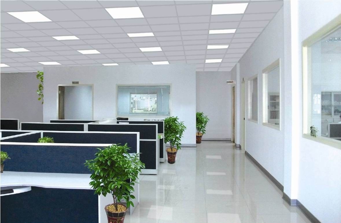 De Verlichte Werkomgeving: Waarom Goede LED Panelen Onmisbaar Zijn voor Je Kantoor